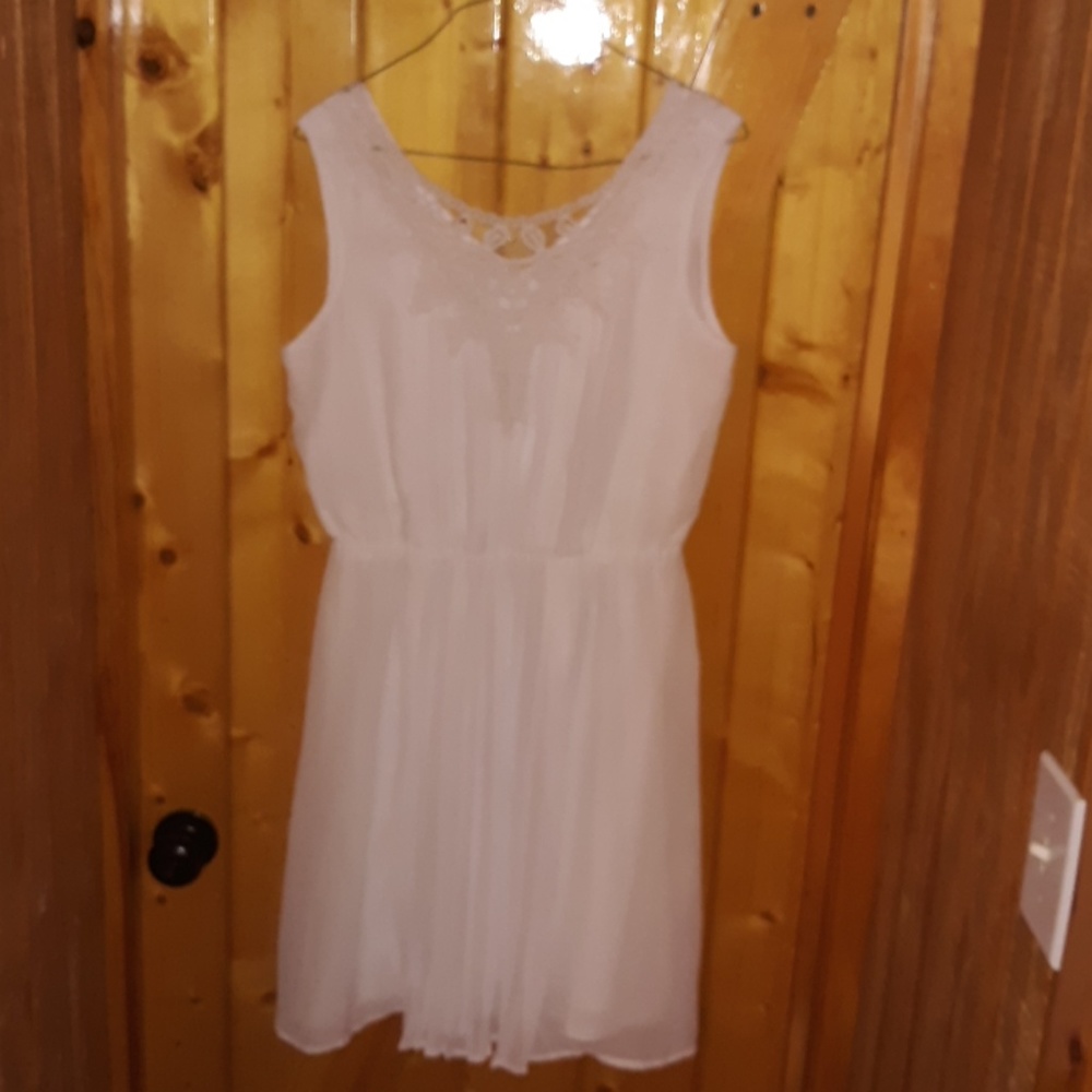 Dress - Picture 3 of 5